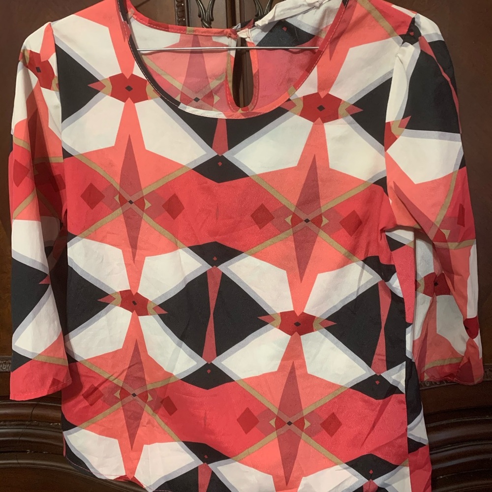 Geometric patterned soft blouse